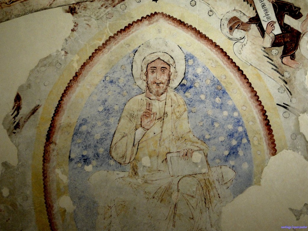 Pintura mural del ábside de la ermita del Cristo de la Luz, donde aparece un pantocrátor